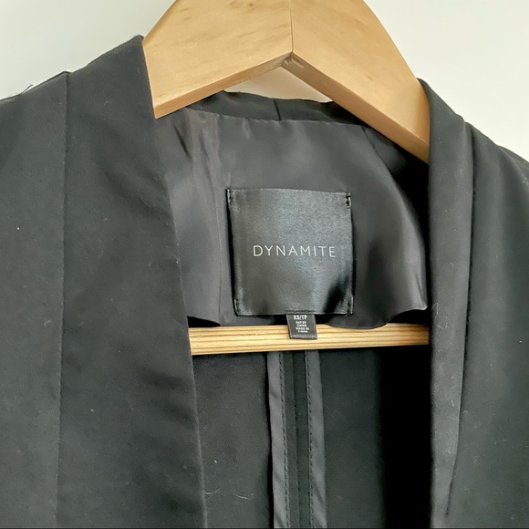 Dynamite - Cropped Open Front Black Blazer - Picture 3 of 4